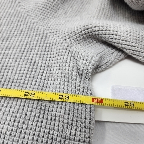 Michael Kors Men's XL Light Gray Crew Neck Sweater - Picture 6 of 11